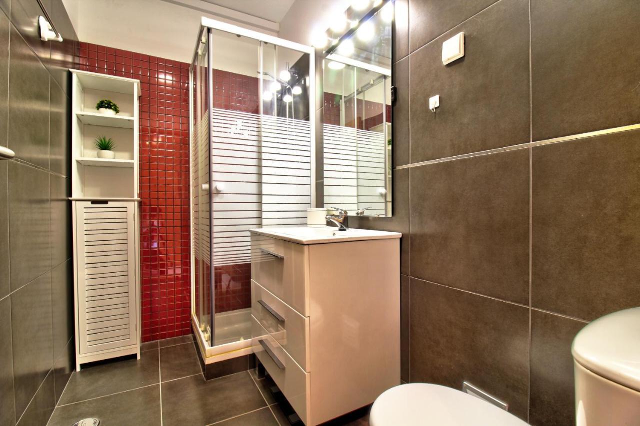 Апартаменты Center Location, Ac, Swimming Pool, And Parking Ольян Экстерьер фото
